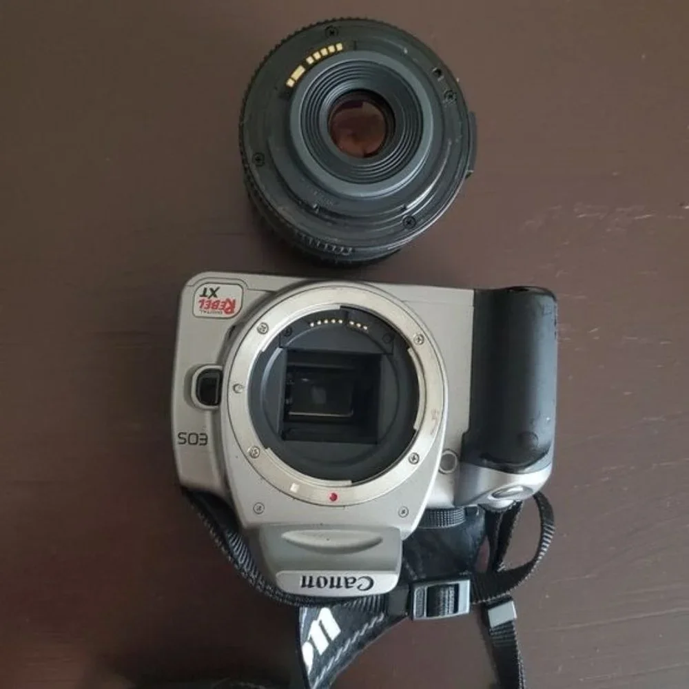 Canon EOS Digital Rebel XT EFS 18-55‎ mm